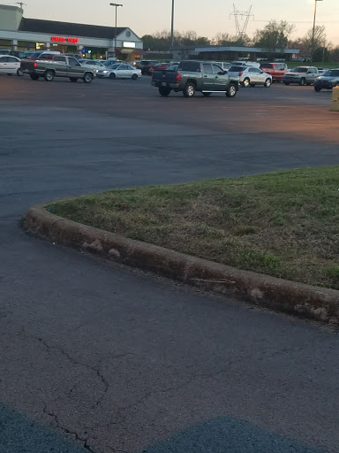 Grocery Store «Food Lion», reviews and photos, 5021 Trotwood Ave Ste 7, Columbia, TN 38401, USA