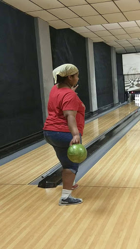 Bowling Alley «Striker Lanes Inc», reviews and photos, 6728 16th St, Berwyn, IL 60402, USA