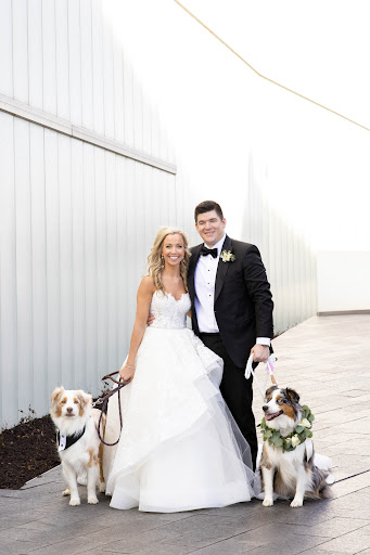 Bridal Shop «Bella Bianca Bridal», reviews and photos, 17W527 E Roosevelt Rd, Oakbrook Terrace, IL 60181, USA