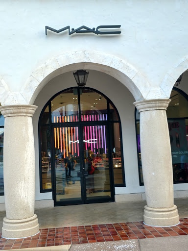 Cosmetics Store «MAC Cosmetics», reviews and photos, 1530 Buena Vista Dr #1b, Lake Buena Vista, FL 32830, USA