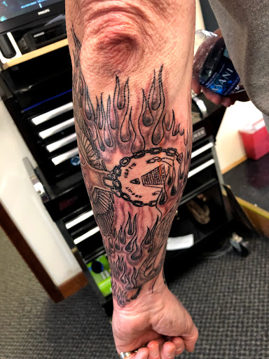 Tattoo Shop «Mystic Tattoo and Body Piercing», reviews and photos, 1150 Richmond Rd, Charlottesville, VA 22911, USA