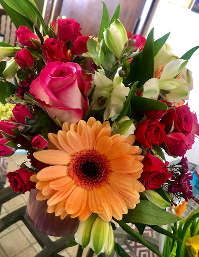 Florist «Ford Flower Co.», reviews and photos, 83 S Broadway, Salem, NH 03079, USA