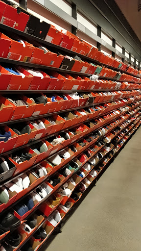 Clothing Store «Nike Factory Store», reviews and photos, 651 Kapkowski Rd #150, Elizabeth, NJ 07201, USA