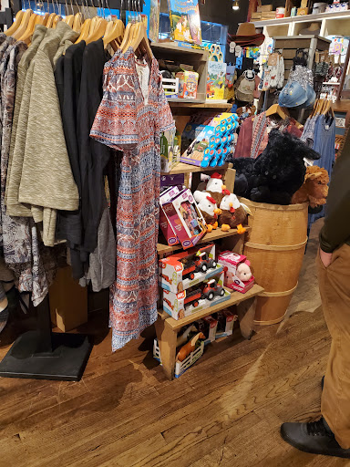 American Restaurant «Cracker Barrel Old Country Store», reviews and photos, 9380 19th Ln, Vero Beach, FL 32966, USA