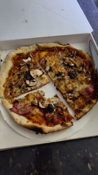 Plats et boissons du Pizzas à emporter Casa Del Pizza à Sciez - n°4