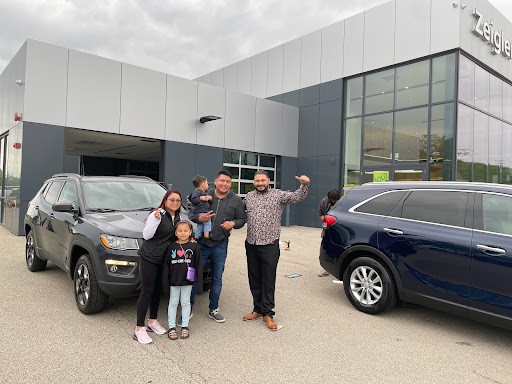 Nissan Dealer «Zeigler Nissan Of Gurnee», reviews and photos, 3175 Grand Ave, Lindenhurst, IL 60046, USA