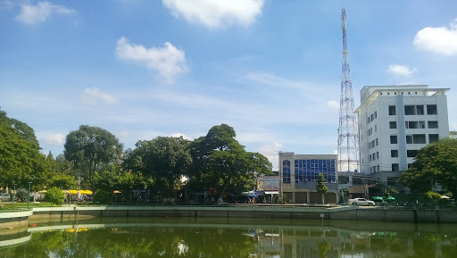 Khách Sạn Quê Hương