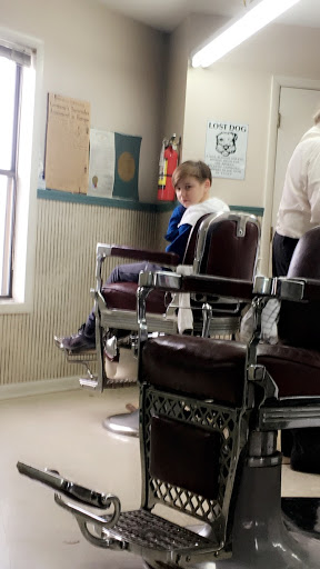 Barber Shop «North End Barber Shop», reviews and photos, 306 1st St, Lawrenceburg, TN 38464, USA