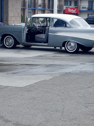 Car Detailing Service «Blue Wave Car Wash», reviews and photos, 1379 W Main Rd, Middletown, RI 02842, USA