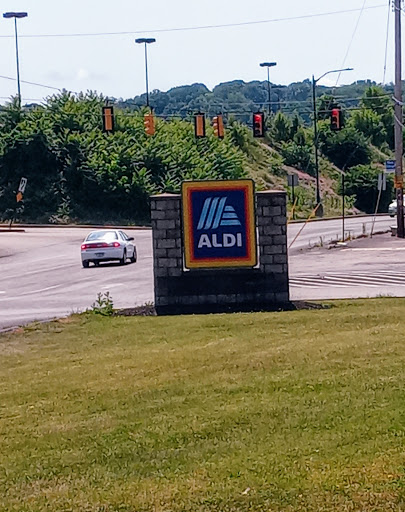 Supermarket «ALDI», reviews and photos, 239 Clairton Blvd, West Mifflin, PA 15236, USA