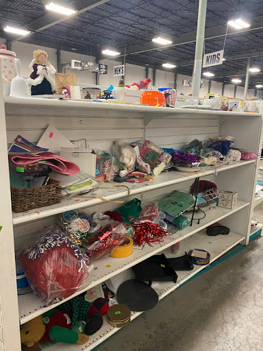 Thrift Store «Last Chance Thrift Store», reviews and photos, 2935 N Decatur Rd, Decatur, GA 30033, USA