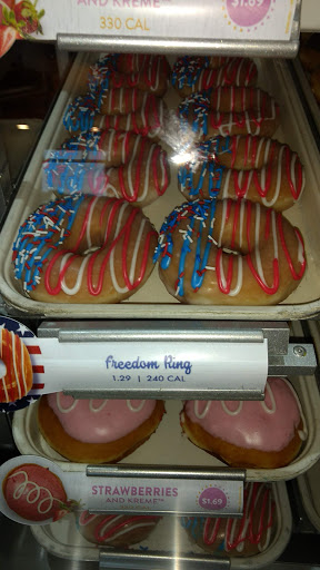 Bakery «Krispy Kreme Doughnuts», reviews and photos, 1911 4 Seasons Blvd, Hendersonville, NC 28792, USA