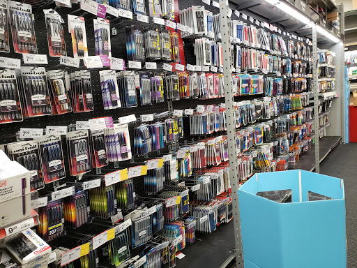 Office Supply Store «Staples», reviews and photos, 2950 Belcrest Center Dr, Hyattsville, MD 20782, USA