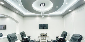 Luxe Nail Bar