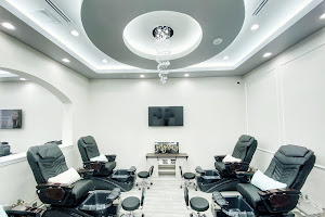 Luxe Nail Bar