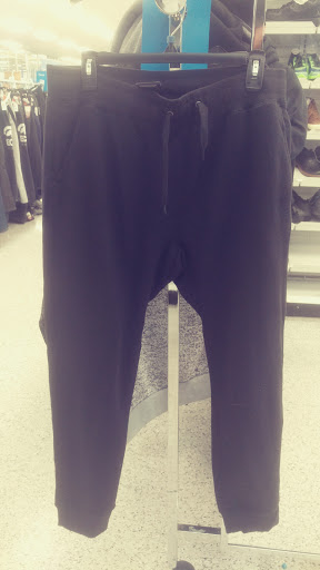 Clothing Store «Ross Dress for Less», reviews and photos, 177 Levittown Pkwy, Levittown, PA 19055, USA