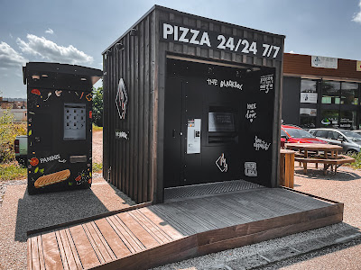 THE BLACK BOX YENNE - Distributeur de pizza, panini et boisson 24h/24 7j/7 à Yenne