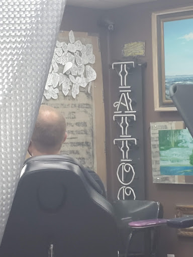 Tattoo Shop «Pink Elephant Tattoo Studio», reviews and photos, 707 S Ankeny Blvd, Ankeny, IA 50023, USA