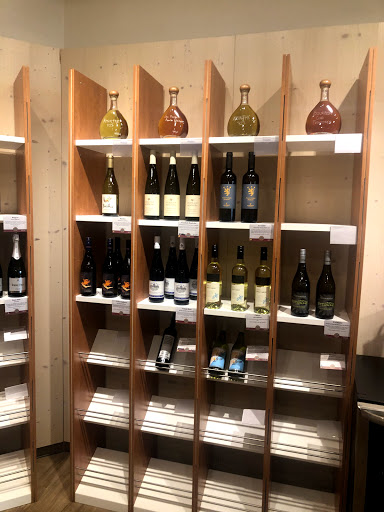 Liquor Store «VOM FASS», reviews and photos, 515 Nichols Rd, Kansas City, MO 64110, USA