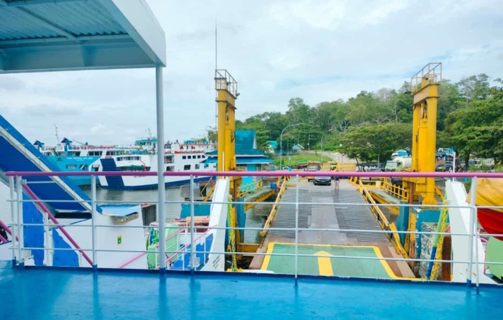 Pelabuhan Penyebrangan Kariangau Bpp Photo