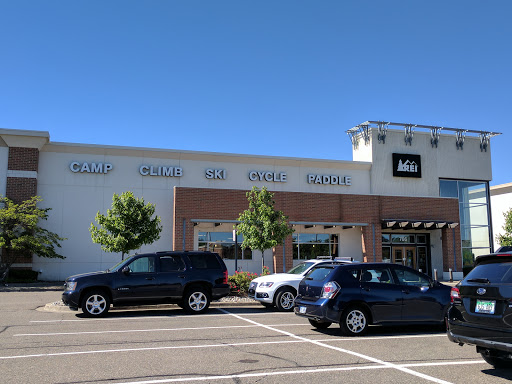 Camping Store «REI», reviews and photos, 766 E Big Beaver Rd, Troy, MI 48083, USA