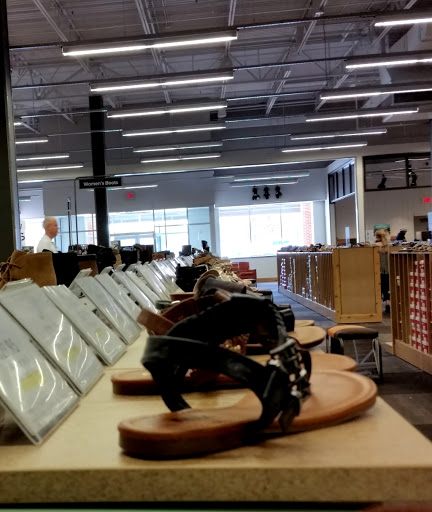 Shoe Store «DSW Designer Shoe Warehouse», reviews and photos, 852 N E Mall Blvd, Hurst, TX 76053, USA