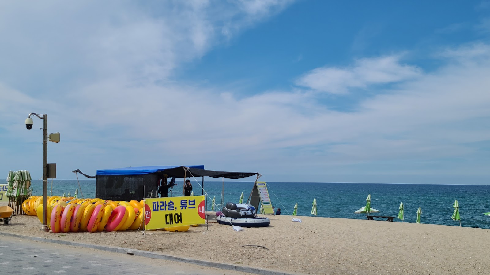 Yeongok Beach'in fotoğrafı - rahatlamayı sevenler arasında popüler bir yer