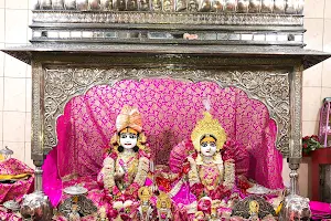 Sri Ram Vallabha Kunj Janki Ghat Ayodhya Ji image