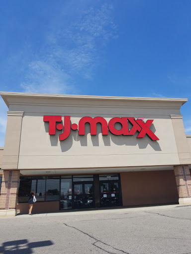 T.J. Maxx, 6140 Glenway Ave, Cincinnati, OH 45211, USA, 