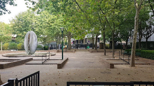 attractions Square Marcel-Mouloudji Paris