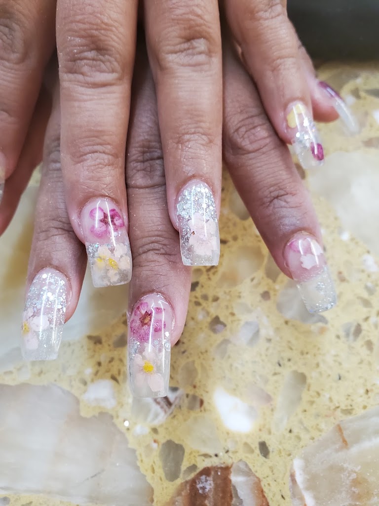 Natural Nails Salon 06514