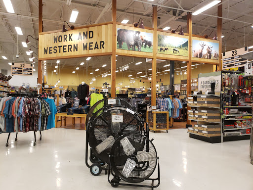 Animal Feed Store «Wilco Farm Store», reviews and photos, 2950 S Santiam Hwy, Lebanon, OR 97355, USA