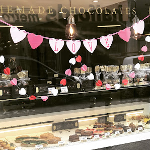 Patisserie Les 3 Chocolats 26-28 Thames St, Kingston upon Thames KT1 1PB