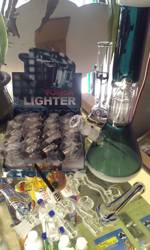 Tobacco Shop «Mary Janes Place Smoke Shop», reviews and photos, 1807 N Main St, Los Angeles, CA 90031, USA