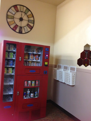 Laundromat «The Grove Laundry», reviews and photos, 1128 Forest Ave, Pacific Grove, CA 93950, USA