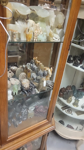 Antique Store «The Antique & Thrift Shop», reviews and photos, 100 Sunrise Hwy, Valley Stream, NY 11581, USA