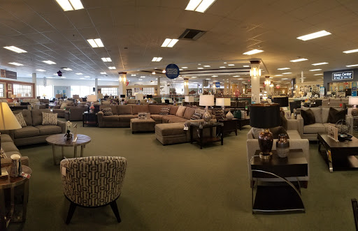 Furniture Store «Raymour & Flanigan Furniture and Mattress Store», reviews and photos, 895 Riverdale St, West Springfield, MA 01089, USA