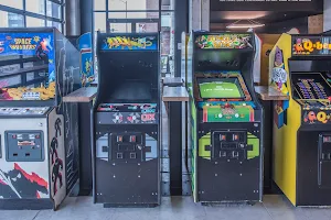 16-Bit Bar+Arcade image