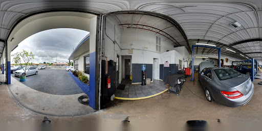 Auto Repair Shop «Euro Auto Performance», reviews and photos, 299 E Oakland Park Blvd, Oakland Park, FL 33334, USA