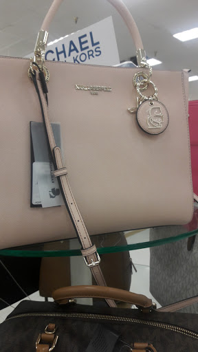 Department Store «Marshalls», reviews and photos, 3256 Silas Creek Pkwy, Winston-Salem, NC 27103, USA