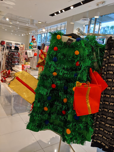 Clothing Store «Forever 21», reviews and photos, 5668 Bay St, Emeryville, CA 94608, USA