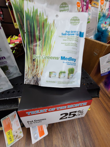 Pet Supply Store «Pet Valu», reviews and photos, 940 Bay Ridge Rd, Annapolis, MD 21403, USA