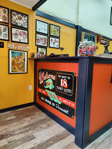 Hidden Hand Tattoo, 3516 Fremont Pl N A, Seattle, WA 98103, USA, 