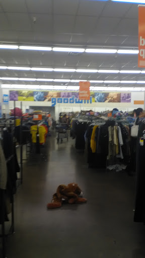 Thrift Store «40th St & Thunderbird Goodwill Retail Store & Donation Center», reviews and photos