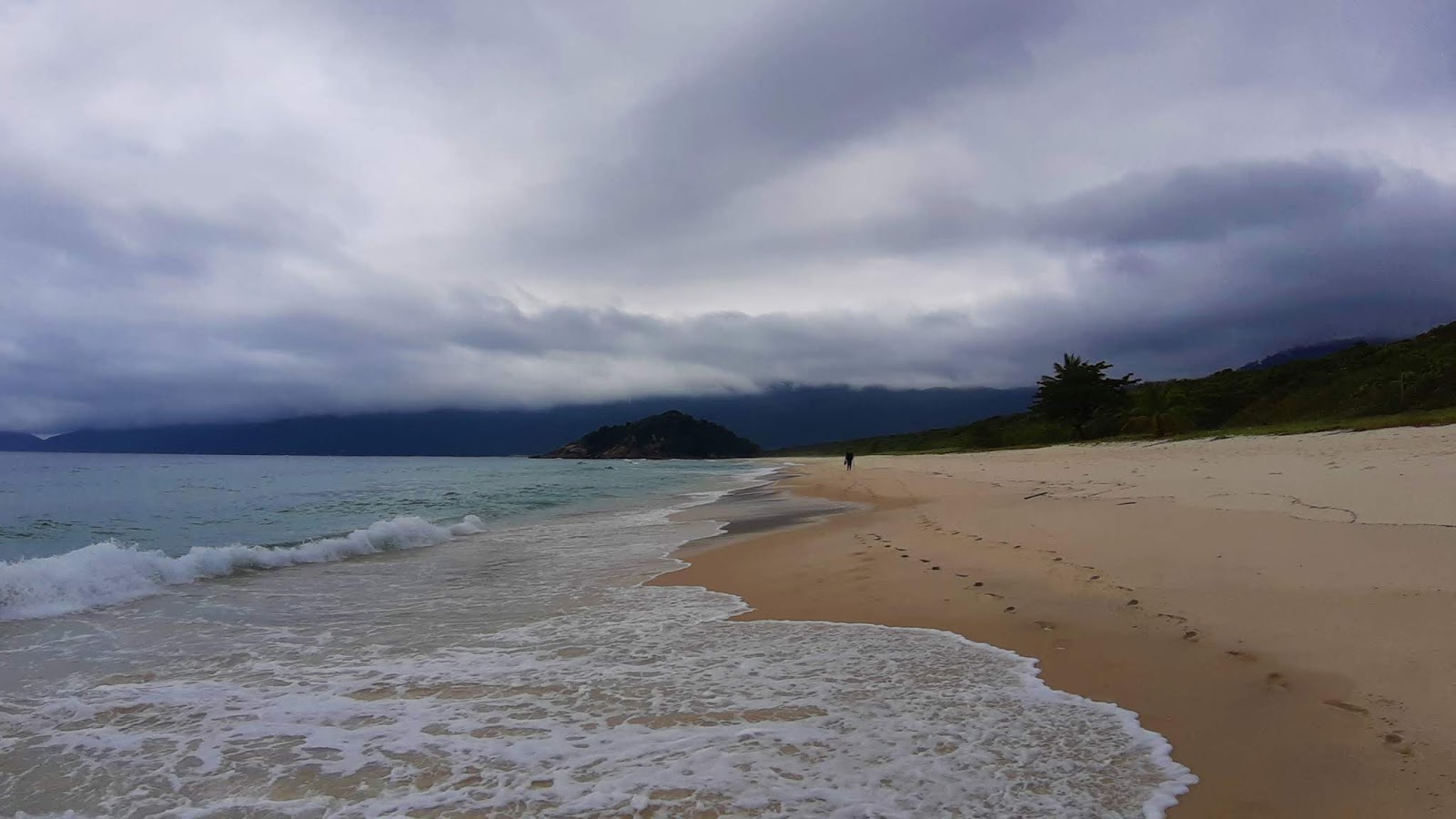 Fotografie cu Praia do Leste cu nivelul de curățenie înalt