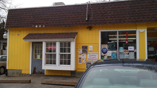 La Mexicana Grocery and Taqueria, 385 Valley St, Willimantic, CT 06226, USA, 