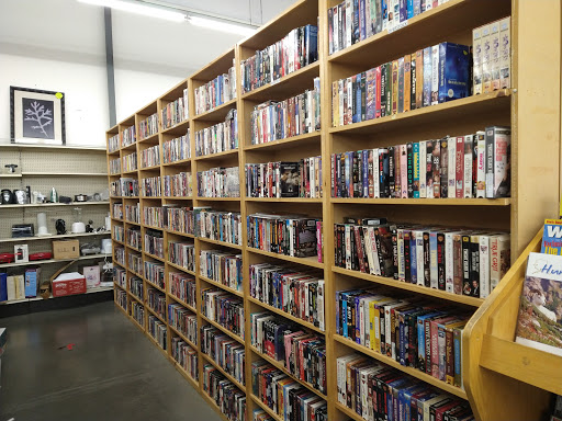 Thrift Store «St Vincent De Paul - West Broadway Thrift Store», reviews and photos, 2345 W Broadway, Eugene, OR 97402, USA