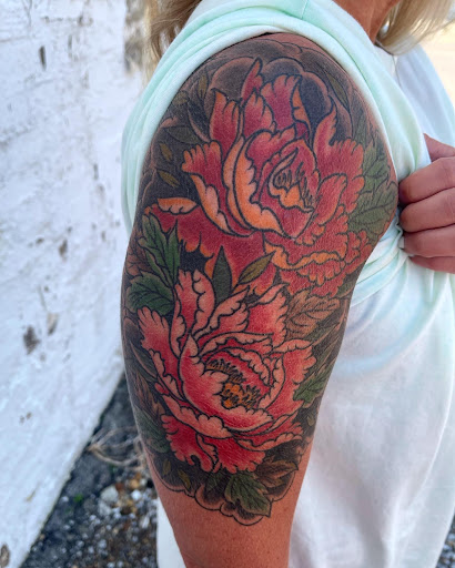 Tattoo Shop «Ironclad Tattoo Gallery», reviews and photos, 194 N 2nd Ave, Saltillo, MS 38866, USA