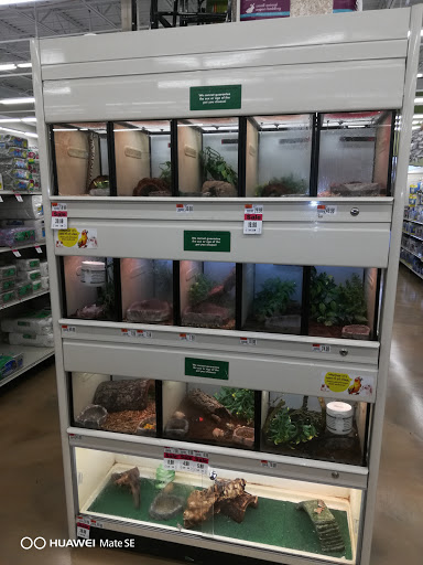 Pet Supply Store «Pet Supplies Plus», reviews and photos, 3060 N Lewis Ave, Waukegan, IL 60087, USA