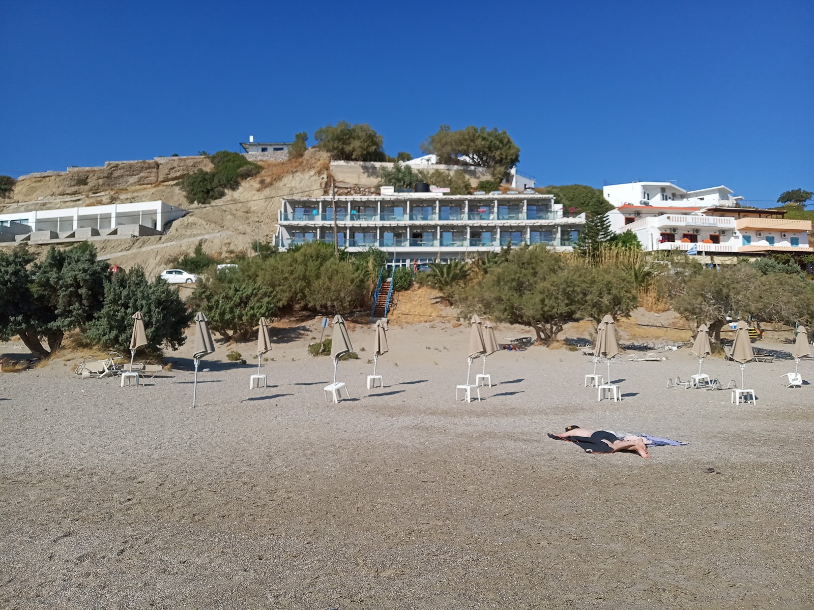 Skinos beach'in fotoğrafı imkanlar alanı
